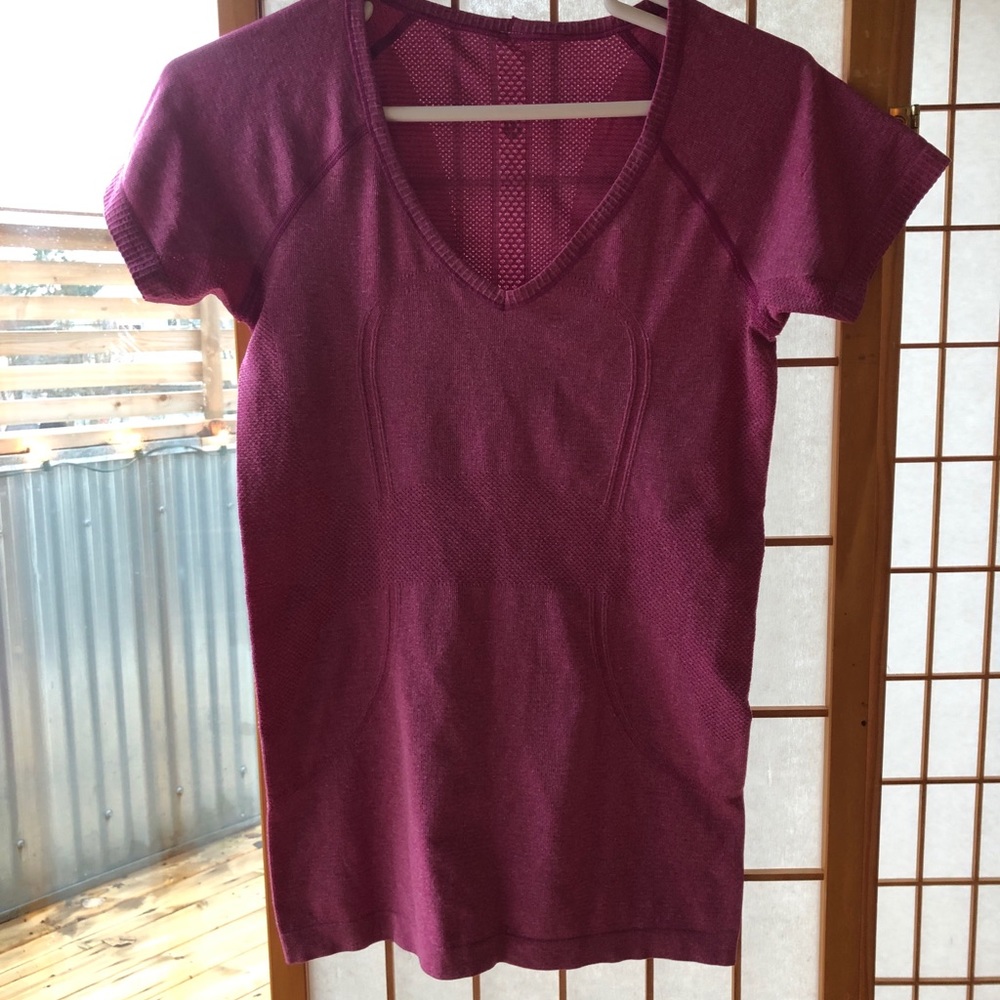 Lululemon Run Swiftly Pink Tshirt size 6